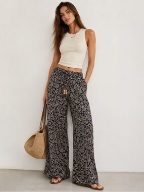 Zara Paisley Print Wide Leg Pants
Size XS | New with Partial Tags